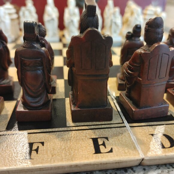 Original vintage clay chess set "Buddhist Warrior Monks", pre-owned. - Picture 4 of 9